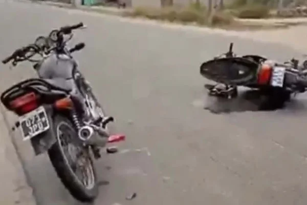Motociclista herida en un siniestro vial pasando la Universidad
