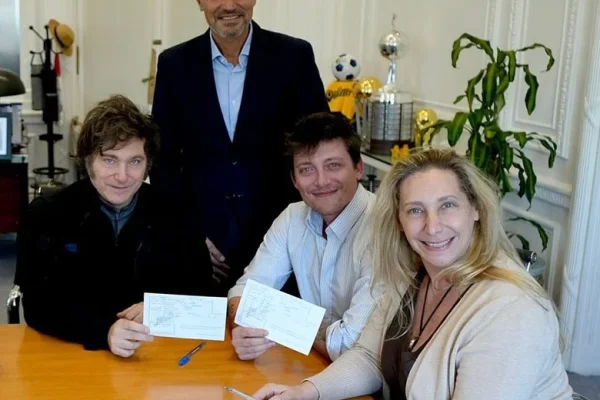 Karina Milei convocó a la primera reunión de la mesa de campaña con la asistencia de Santiago Caputo