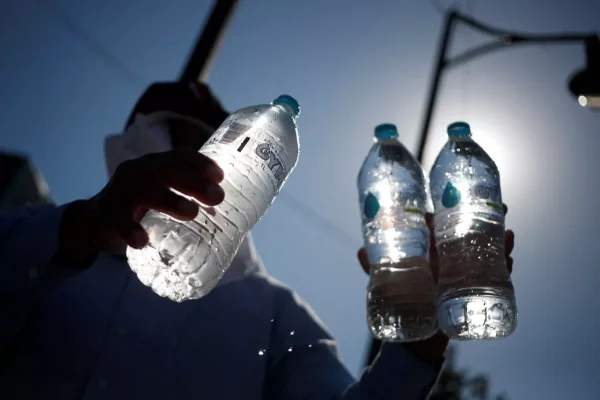 Alertan sobre una ola de calor en pleno invierno