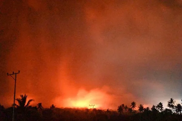 Entró en erupción el volcán Klyuchevskaya Sopka de Rusia tras el fuerte terremoto