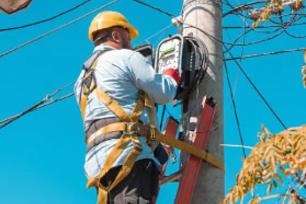 Extienden red de fibra óptica a Vinchina y San Blas