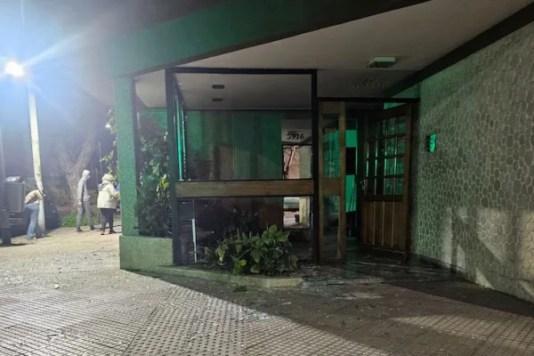 Fuga de gas y explosión en un edificio del barrio porteño de Agronomía: al menos 6 heridos