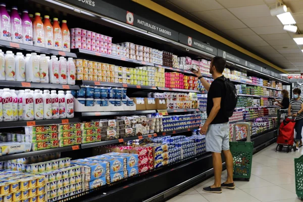 Las alimenticias empezaron a remarcar y piden subas de hasta el 8%