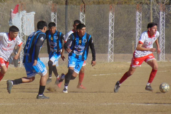 Joaquín festejó con el tiro del final para seguir en la cima