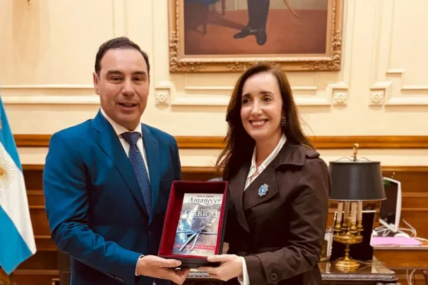 Victoria Villarruel compartió un acto institucional con Gustavo Valdés en Corrientes