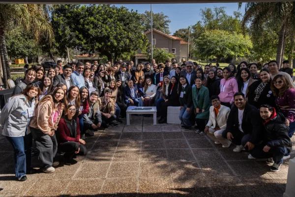 El Gobernador recibió al Parlamento Juvenil 2025