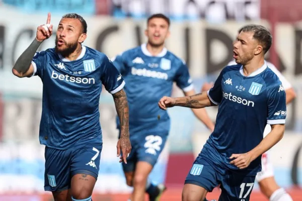 Racing goleó a Deportivo Riestra y se metió en los cuartos de final de la Copa Argentina
