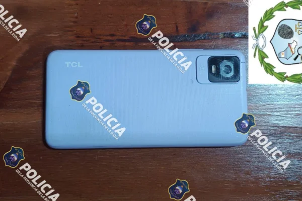 Recuperan un celular denunciado como robado