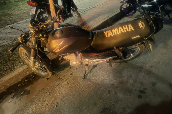Motociclista ebrio arrolló a una mujer