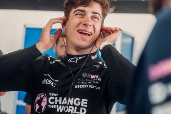 “Vamos Checo”: el mensaje de Franco Colapinto tras la confirmación de que Sergio Pérez volverá a la F1
