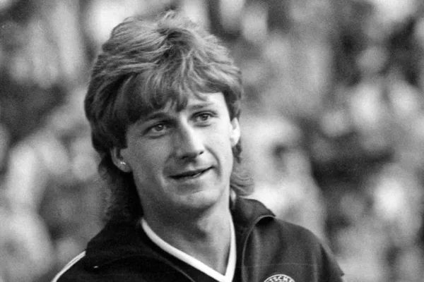 Murió Frank Mill, campeón del Mundial 1990 con Alemania ante Argentina