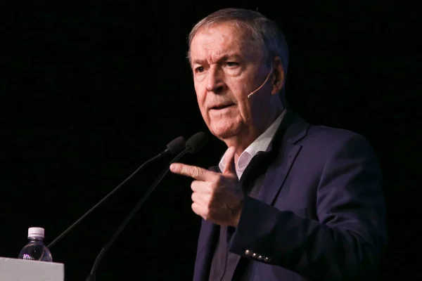 “Hachazos que cierra hospitales y universidades