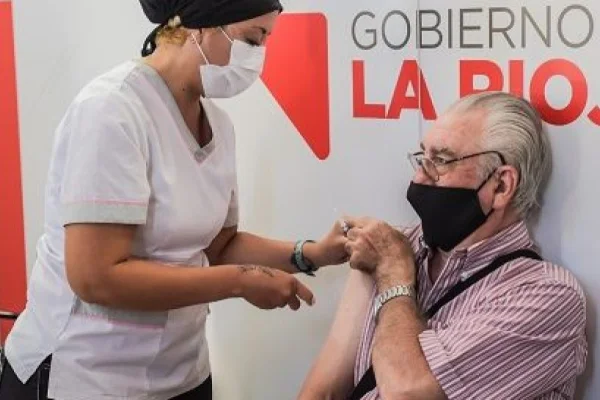 Salud continúa con la vacunación en toda la Provincia