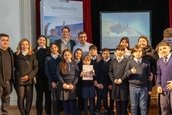 Estudiantes participaron de la presentación de la segunda edición de Wintipedia