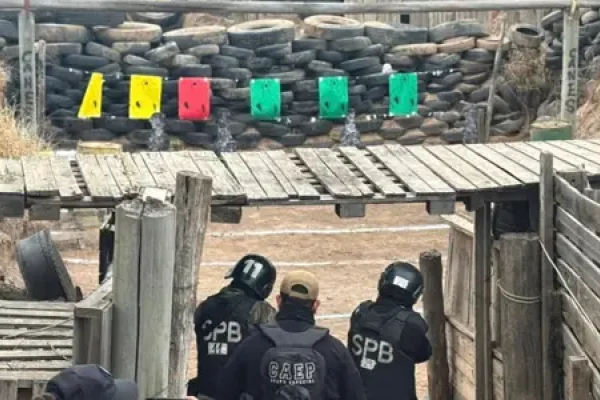 Dos agentes del Servicio Penitenciario Bonaerense concluyeron capacitación en La Rioja