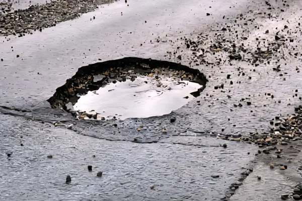 Municipio de Chilecito multó a Aguas Riojanas por dejar calles rotas