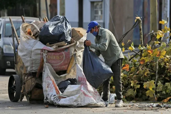 Una familia necesitó $1.149.352 para no caer en la pobreza en julio