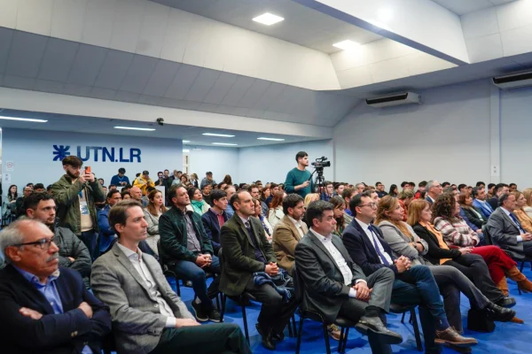 En La Rioja, Quintela abre el debate nacional: energía y agua como derechos garantizados