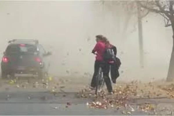El Comité de Emergencia difundió un alerta amarilla por vientos y lluvias