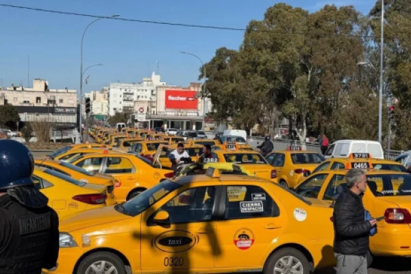Por amplia mayoría, Córdoba aprobó la regulación de apps de transporte sin cupo