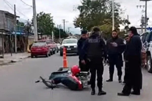 Choque de motos dejó a una mujer herida