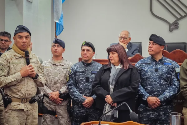 Continúan los reconocimientos a los rescatistas de Portugal