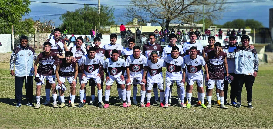 San Francisco goleó a Tiro y quedó líder de la zona.