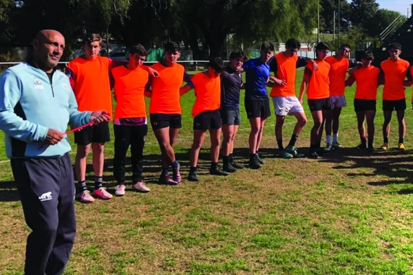 Riojanos entrenaron con referente de los Pumas Seven