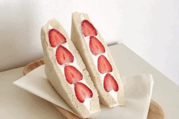 Cómo hacer strawberry sando: la receta japonesa viral con frutillas y crema