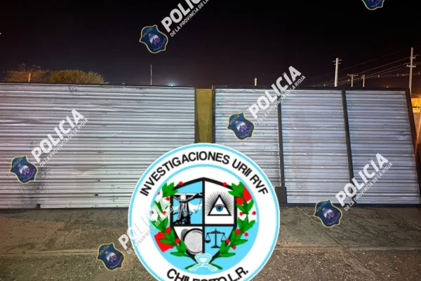 Recuperan dos portones metálicos en Chilecito