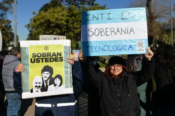 INTI: Trabajadores pidieron que se derogue el decreto de Sturzenegger en una conferencia “impresionante”