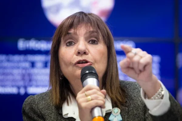 Bullrich presenta el sistema para desbloquear e investigar celulares en casos criminales de alto impacto