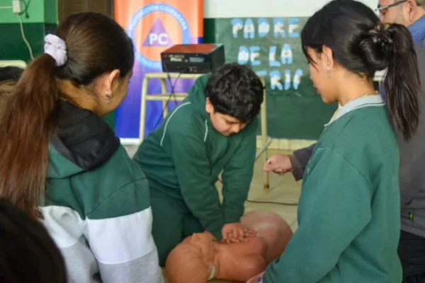 Realizaron taller sobre RCP en colegio capitalino