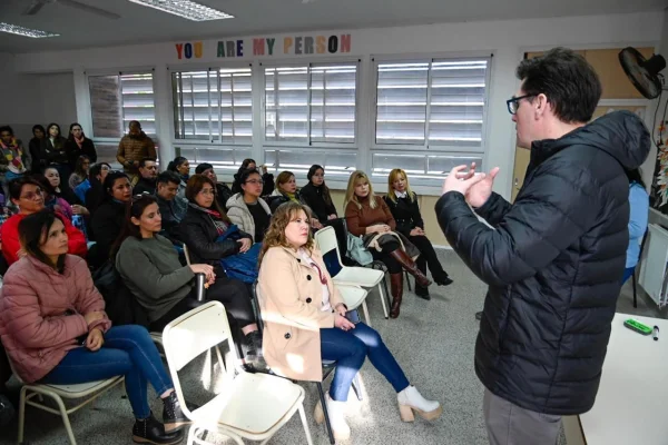 Brindan herramientas a los docentes para prevenir consumos problemáticos