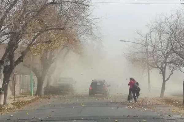 Alerta amarilla por viento Zonda en varias zonas de la provincia
