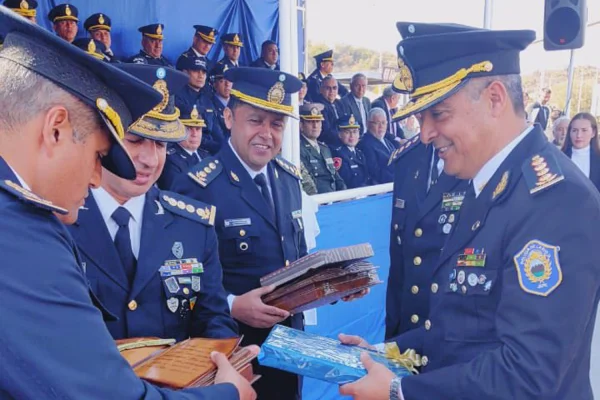 La Policía de Catamarca celebró su cumpleaños con presencia de los jefes policiales de La Rioja