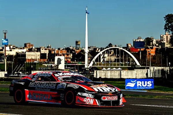 Agustín Canapino ganó una carrera histórica del Turismo Carretera en Buenos Aires