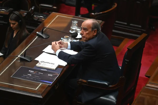 Francos expone en Diputados bajo presión por las denuncias de corrupción en la ANDIS y la crisis del fentanilo