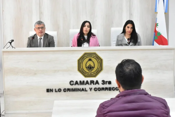 Comenzó el juicio contra un abogado riojano acusado de retener un expediente
