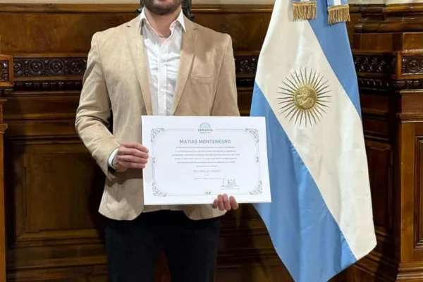 El campeón Matías Montenegro recibió un diploma de honor en el Senado