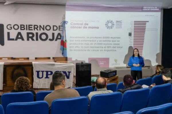 Sensibilizaron sobre cáncer femenino