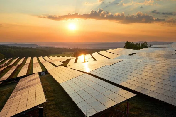 Aldo Morales: “Entre el 15% y el 25% del alumbrado público ya se abastece con energía solar”