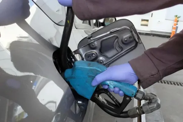 Combustibles: los aumentos serán casi diarios y sin límites