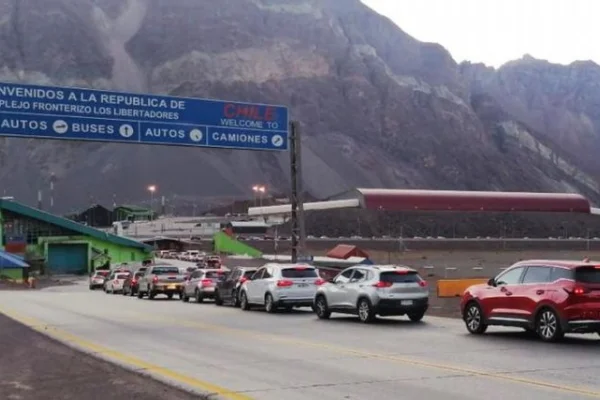 Empresas suspenden tours de compras a Chile por amenazas de barras bravas