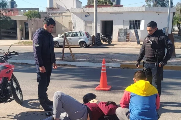 Motociclista herido tras chocar con un auto