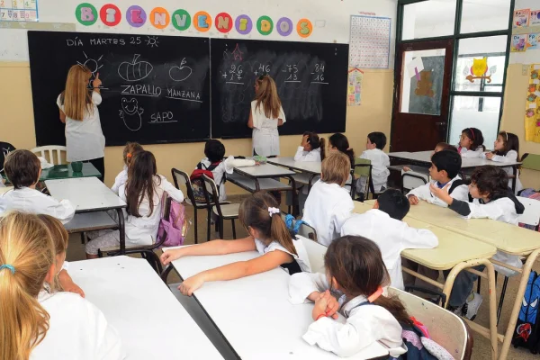Educación puso en marcha una capacitación clave para fortalecer la alfabetización inicial en las aulas