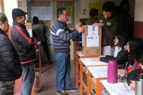 Corrientes elige al sucesor de Gustavo Valdés: ya votó el 30% del padrón