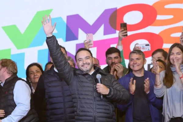 El oficialismo gana en primera vuelta y La Libertad Avanza cuarta