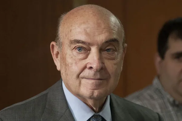 Cavallo criticó el plan económico del gobierno