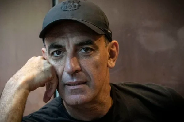 Mauricio Dayub presenta El Equilibrista en el Teatro Provincial